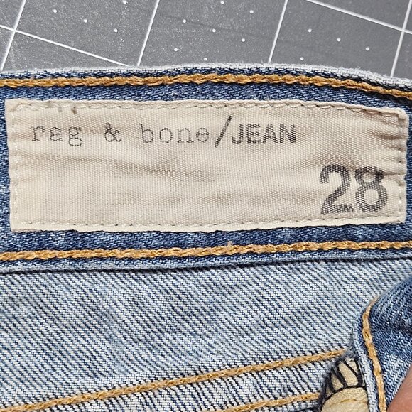 Rag & Bone Women's Boyfriend Jean Moss W/Holes Size 28 Medium Wash Cotton Denim - Picture 6 of 16